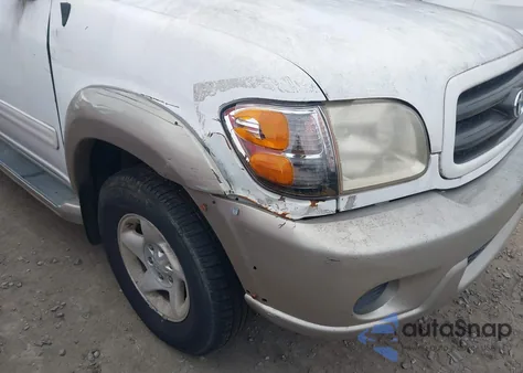 2001 Toyota Sequoia Sr5 V8 z USA, uszkodzony, nr VIN 5TDBT44A41S026450